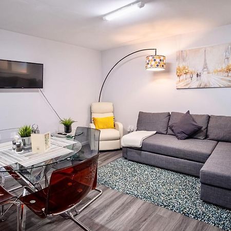 Little Garden View Apartment St Albans ภายนอก รูปภาพ