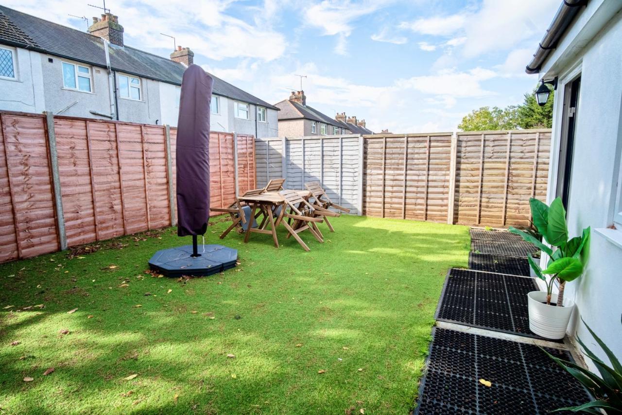 Little Garden View Apartment St Albans ภายนอก รูปภาพ